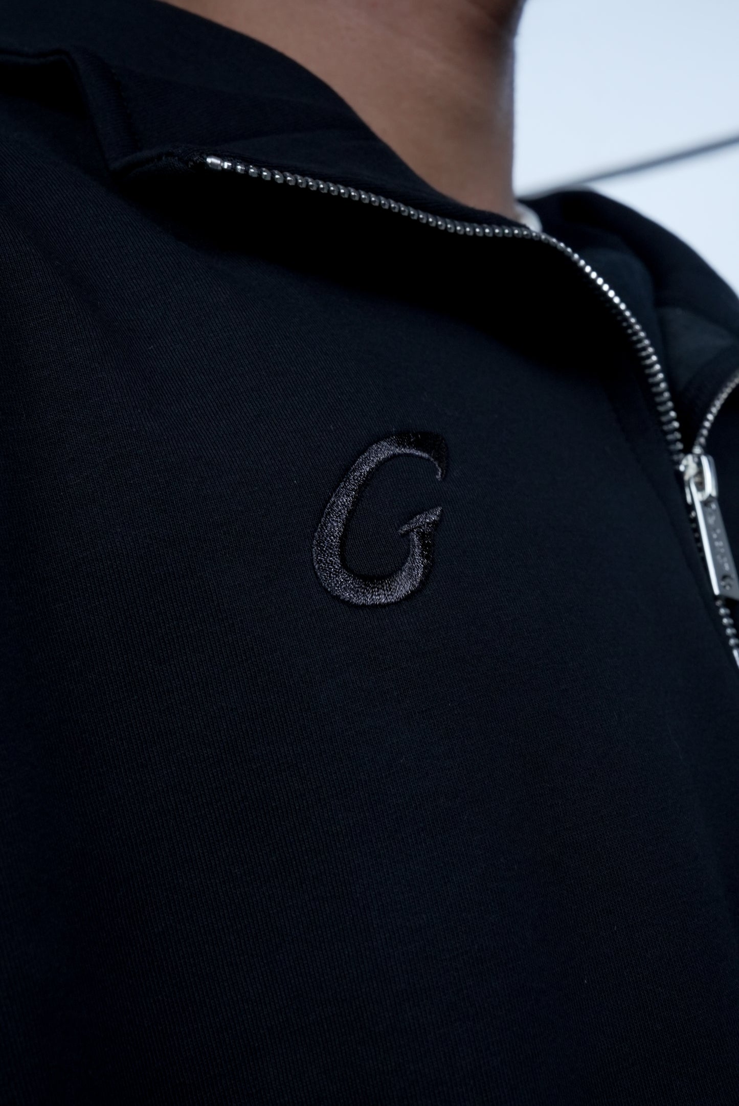 Thathi’s [Noir] Quarter-Zip